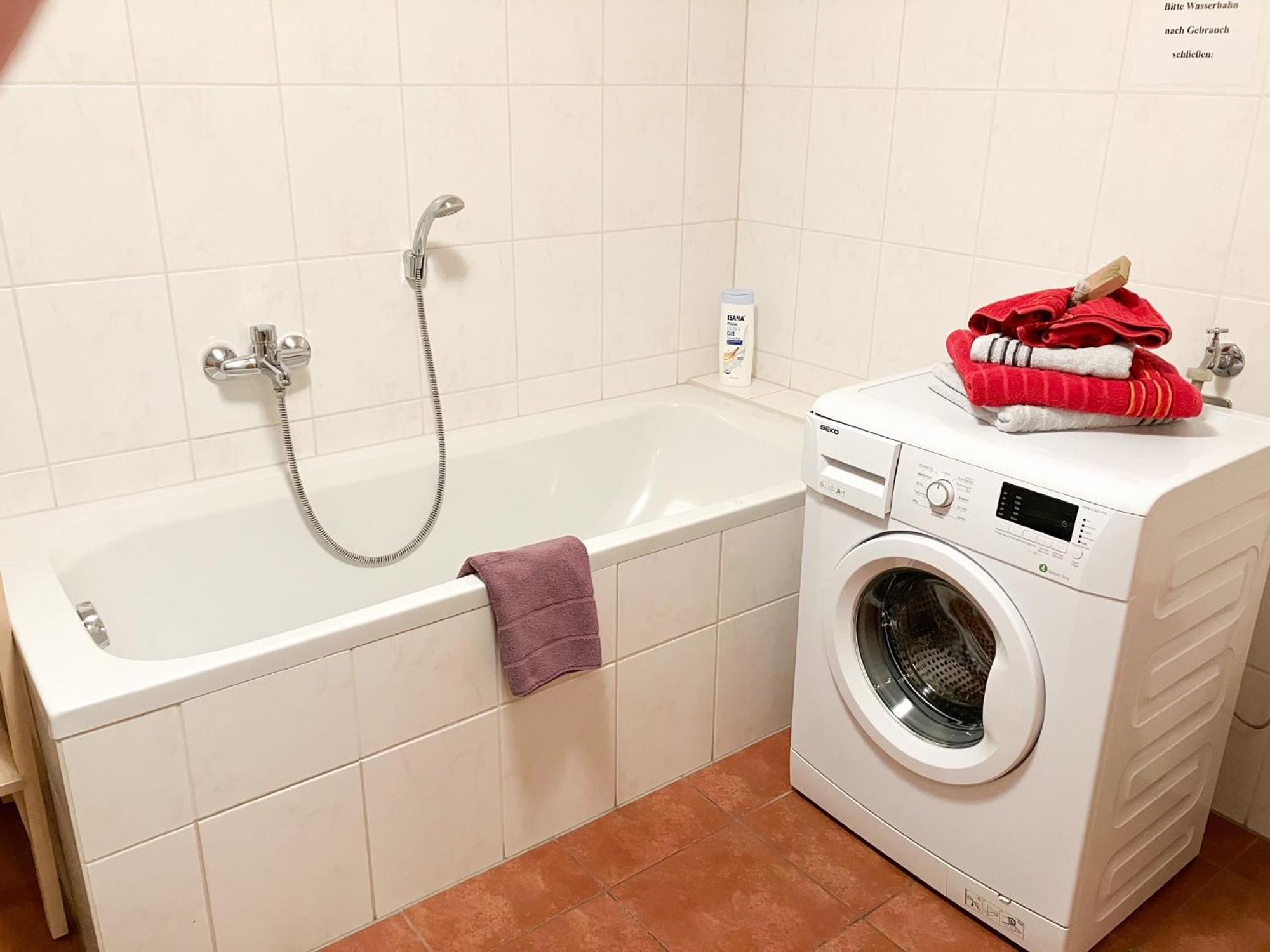 Ferienwohnung Morgensonne Am Kurpark Bad Berka - Parkplatz - Spielplatz - Wlan - 2 Schlafzimmer מראה חיצוני תמונה
