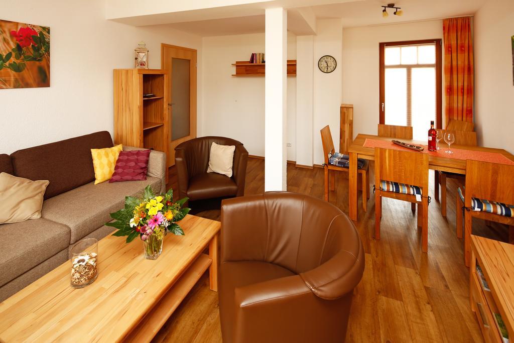 Ferienwohnung Morgensonne Am Kurpark Bad Berka - Parkplatz - Spielplatz - Wlan - 2 Schlafzimmer חדר תמונה